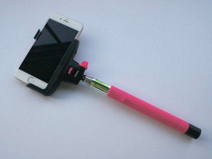 IPOW Selfie Stick with iPhone 6