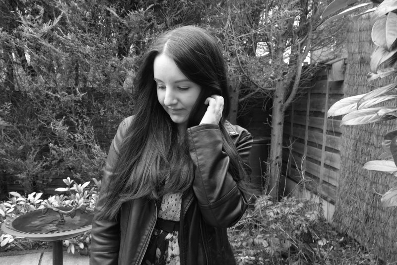 Bonjour, Blogger! Bonjour, Blogger! Heather image 2
